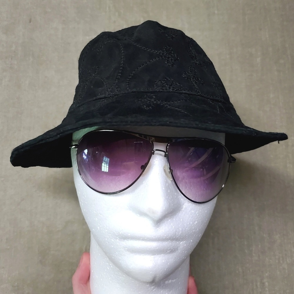 Wilsons Leather Maxima Black Suede Embroidered Bucket Hat Floral